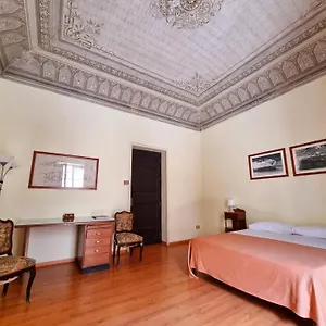 https://piazza-politeama.palermohotels.org